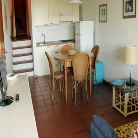 In Di Arzachena, Sardinia アパート カンニジョネ