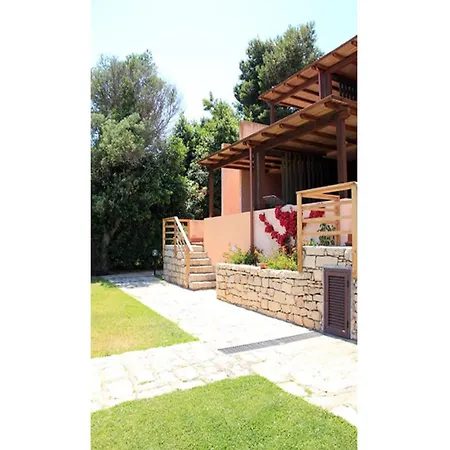 In Di Arzachena, Sardinia アパート カンニジョネ