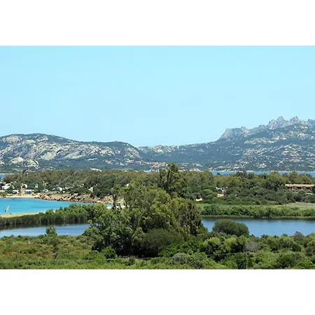In Di Arzachena, Sardinia * カンニジョネ
